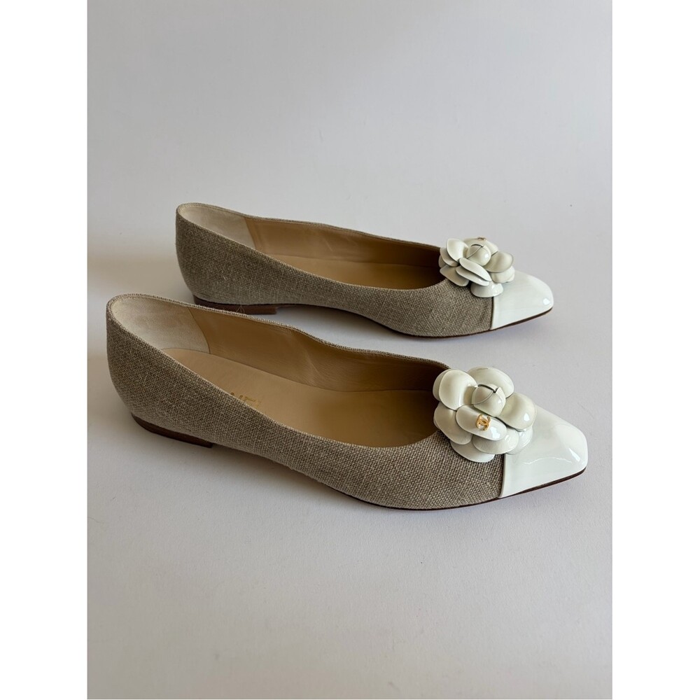 Chanel Tweed Beige and White Camellia Pointed Toe Flats - Picture 9 of 10